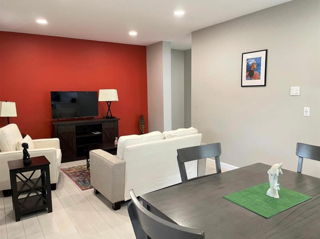 Hillsboro Condominiums Бастер Екстериор снимка